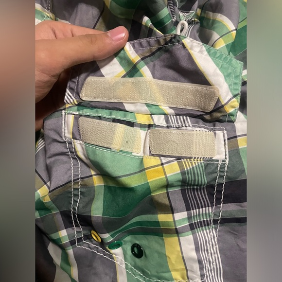 Old Navy Plaid Swimming Shorts Size Medium - Picture 6 of 7